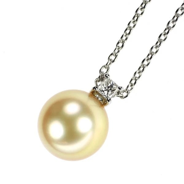 MIKIMOTO K18WG GOLDEN PEARL DIAMOND PENDANT NECKLACE: Mikimoto K18WG Golden Pearl Diamond Pendant Necklace Brand: Mikimoto Type: pendant necklace Material: Metal K18WG Main Stone/Creation pearl/pearl Color: Gold Size: Necklace: Chain Length ?60