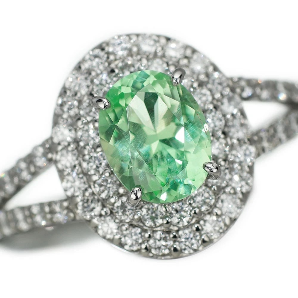 PT950 SPECIALLY TESTED VANADIUM CORNEL PIN DIAMOND RING: Pt950 Specially Tested Vanadium Cornel Pin Diamond Ring Brand: None Type: ring Material: Metal Pt950 Color: None Size: 6 US Accessories: None Accessories Notice: When purchasing pre-owned