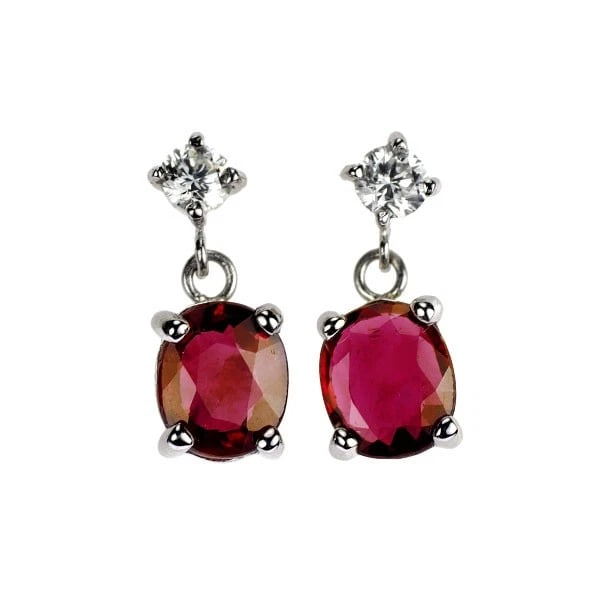 PT900 RUBY DIAMOND EARRING: Pt900 ruby diamond earring Brand: None Type: piercing Material: Metal Pt900 Main Stone/Creation Ruby Color: None Size: Length/Width/Diameter11.2 Width/Thickness4.4 Accessories: None Access