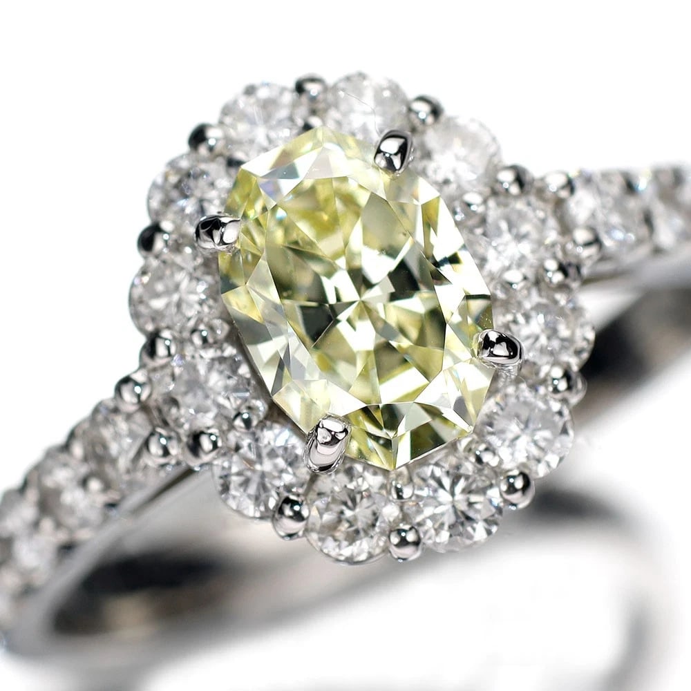 PT900 DAHLIA CUT DIAMOND RING: Pt900 Dahlia Cut Diamond Ring Brand: None Type: ring Material: Metal Pt900 Main Stone/Creation Natural Color: None Size: 6 US Accessories: None Accessories Notice: When purchasing pre-owne