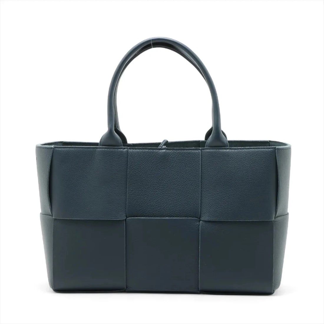 BOTTEGA VENETA MAXI INTRECCIATO SMALL THE ARCO LEATHER TOTE BAG: Bottega Veneta Maxi Intrecciato Small The Arco Leather Tote bag Brand: Bottega Veneta Type: Tote bag Material: Leather Color: Navy Blue Size: Height:7.9inch Length:11.8inch Depth:4.5inch Handle he