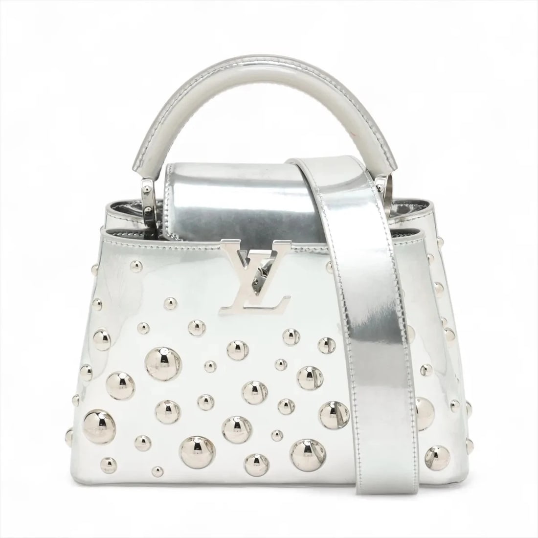 LOUIS VUITTON X YAYOI KUSAMA METAL DOTS CAPUCINES B: Louis Vuitton x Yayoi Kusama metal dots Capucines B Brand: Louis Vuitton x Yayoi Kusama Type: Hand bag Material: None Color: Silver Size: Height:7.9inch Length:10.4inch Depth:3.5inch Handle height