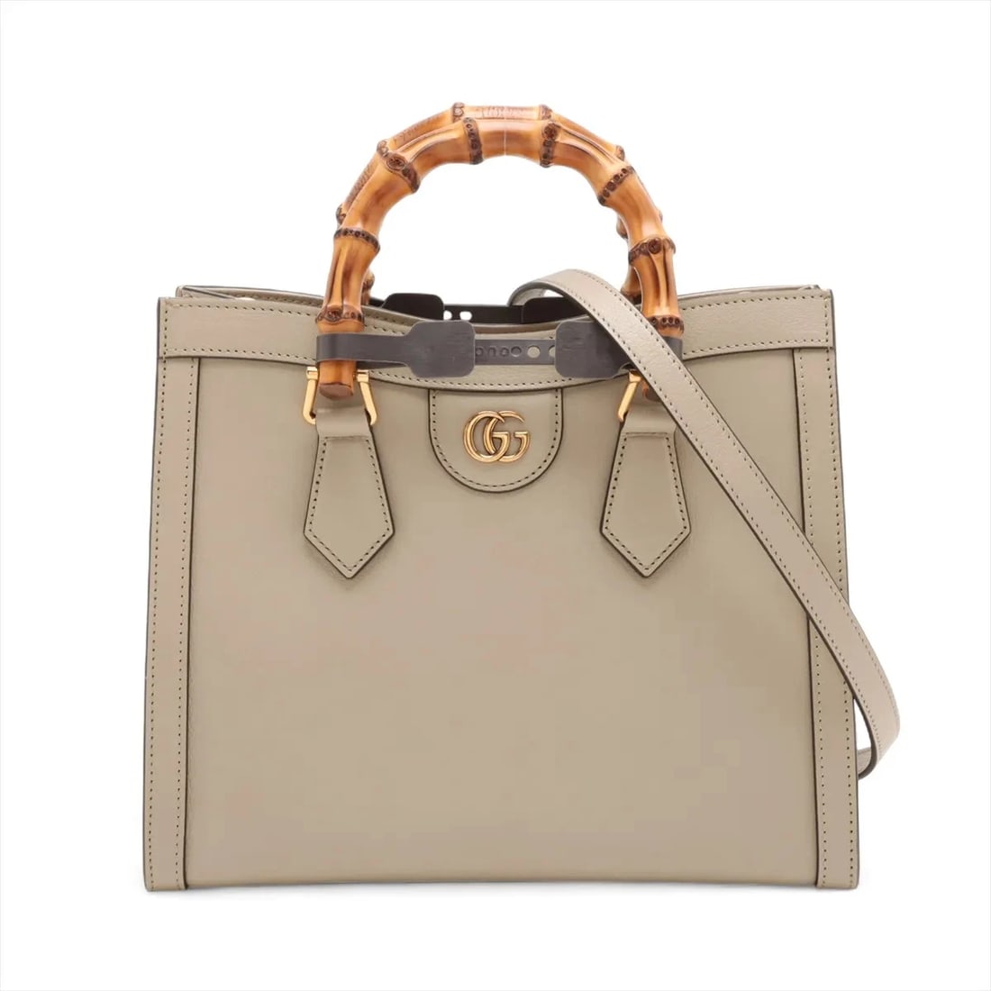 GUCCI BAMBOO DIANA LEATHER 2 WAY HANDBAG BEIGE: Gucci Bamboo Diana Leather 2 Way Handbag Beige Brand: Gucci Type: Hand bag Material: Leather Color: Beige Size: Height:8.9inch Length:10.4inch Depth:4.1inch Handle height:3.0inch Shoulder height:2