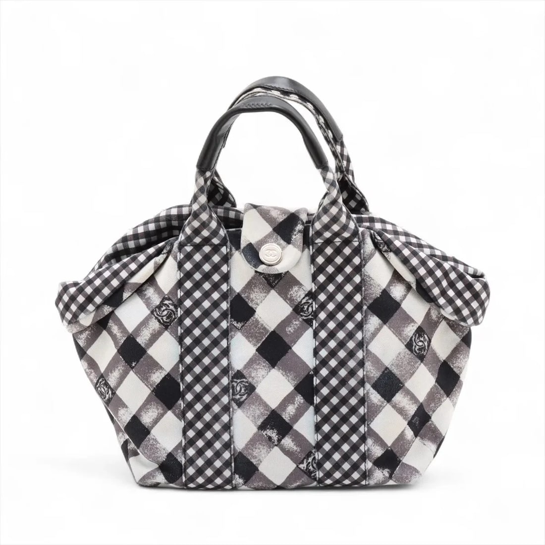 CHANEL CRUISE LINE CANVAS HAND BAG GINGHAM: Chanel Cruise Line canvas Hand bag Gingham Brand: Chanel Type: Hand bag Material: canvas Color: Black Size: Height:8.5inch Length:8.5inch Depth:4.9inch Handle height:4.1inch Accessories: None