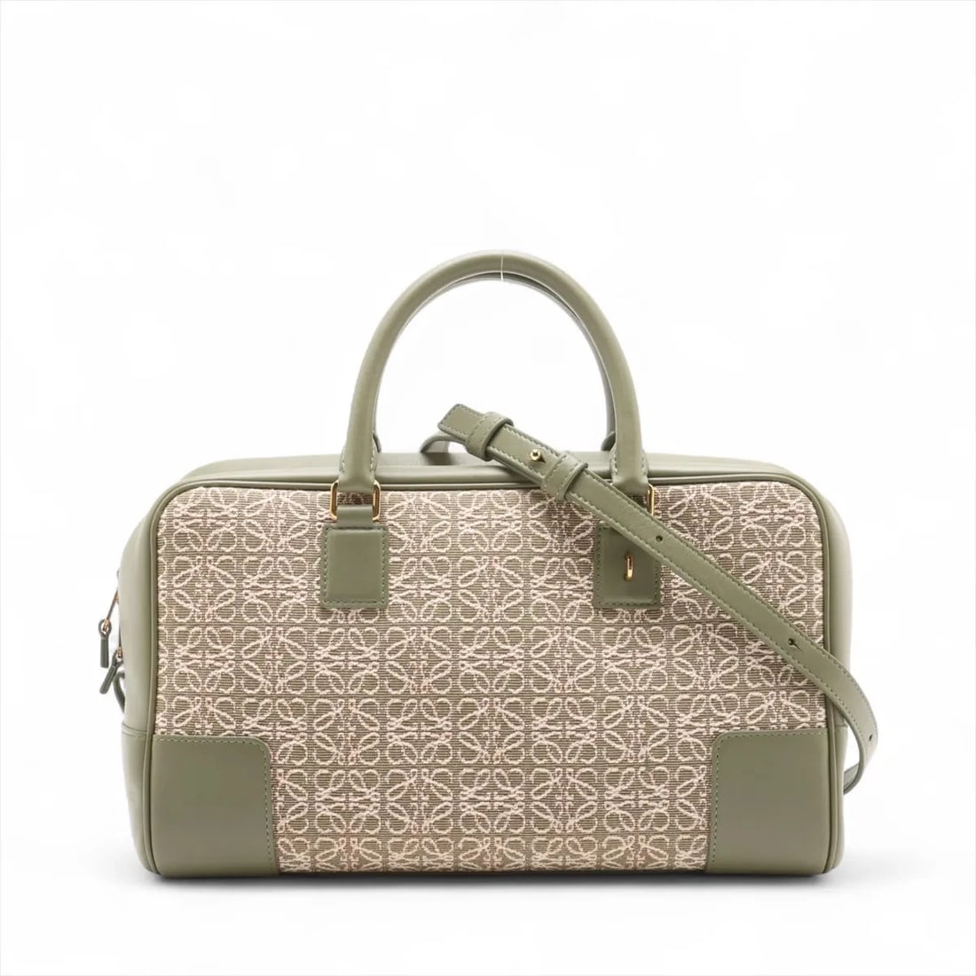 LOEWE REPEAT ANAGRAM AMAZONA 28 CANVAS X LEATHER 2 WAY HANDBAG: Loewe Repeat Anagram Amazona 28 canvas x leather 2 Way Handbag Brand: Loewe Type: Hand bag Material: canvas Color: Green Size: Height:6.7inch Length:11.4inch Depth:4.3inch Handle
