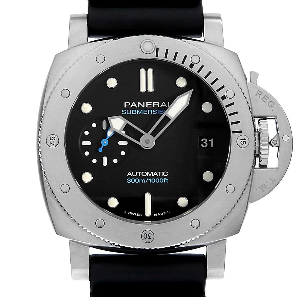 PANERAI SUBMERSIBLE WATCH: PANERAI Submersible Watch Brand: PANERAI Type: Wrist watch Material: Band Material rubber, Case Material Stainless Steel Color: Dial Color Black Size: Band Size NONE, Case Size Case:W42mm 