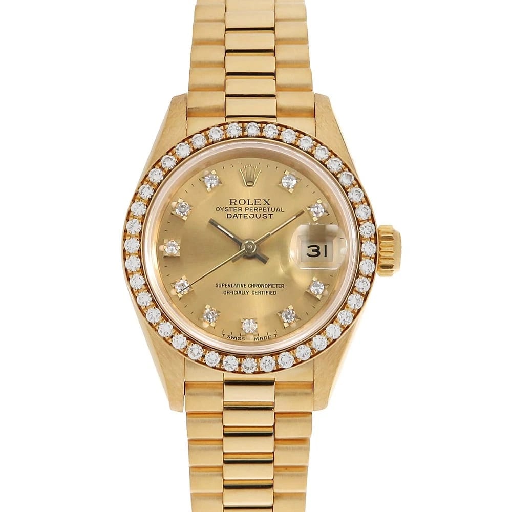 ROLEX DATEJUST BEZEL DIAMOND DIAMOND CHAMPAGNE WATCH: ROLEX Datejust bezel diamond diamond Champagne Watch Brand: ROLEX Type: Wrist watch Material: Band Material Yellow Gold, Case Material Yellow Gold Color: Dial Color Champagne Gold Size: Band