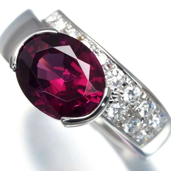 TASAKI RING RHODOLITE GARNET DIAMOND PAVED: TASAKI Ring Rhodolite Garnet Diamond Paved Brand: TASAKI Type: Ring Material: 900 / Platinum Main Stone/Creation Natural Color: None Size: US 6.5 - 6.75 Accessories: None Accessories Notice:
