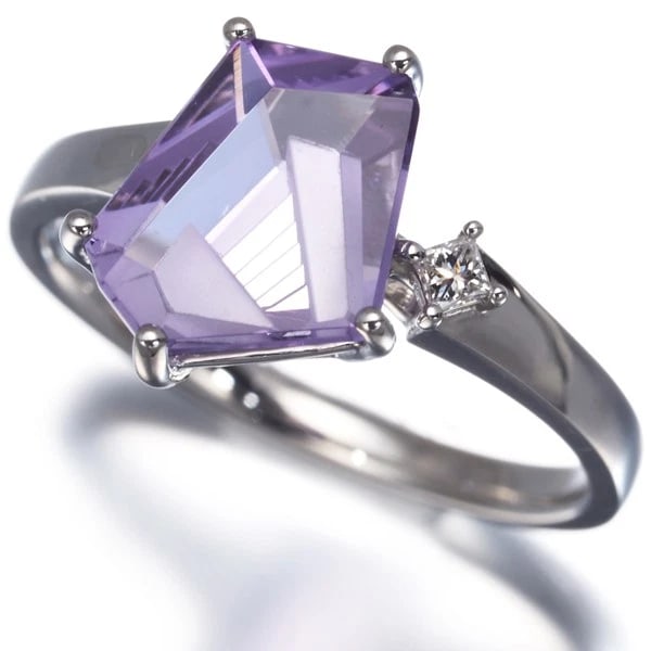 GSTV RING AMETHYST DIAMOND ATELIER MUNSTEINER: GSTV Ring Amethyst Diamond Atelier Munsteiner Brand: GSTV Type: Ring Material: 950 / Platinum Main Stone/Creation Natural Color: None Size: US 8-8.25 Accessories: None Accessories Notice: