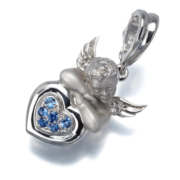 CARRERA Y CARRERA PENDANT SAPPHIRE ANGEL HEART: Carrera y Carrera Pendant Sapphire Angel Heart Brand: Carrera y Carrera Type: Pendant Material: 18K / 750 / White Gold Main Stone/Creation Natural Color: None Size: Design size: 18.2 x 14.3mm