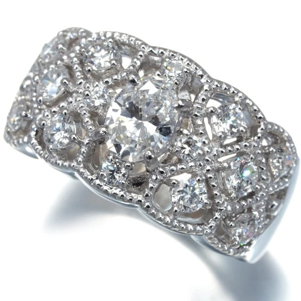 OVAL-CUT DIAMON MILGRAIN OPENWORK RING 900 PLATINUM: Oval-cut Diamon Milgrain Openwork Ring 900 Platinum Brand: Unbranded Type: Ring Material: 900 / Platinum Main Stone/Creation Natural Color: None Size: US 5-5.25 Accessories: None Accessori