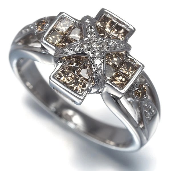 LES ESSENTIELLES RING BROWN &CLEAR DIAMOND CROSS: LES ESSENTIELLES Ring Brown &Clear Diamond Cross Brand: LES ESSENTIELLES Type: Ring Material: 18K / 750 / White Gold Main Stone/Creation Natural Color: None Size: US 6.5-6.75 Accessories: