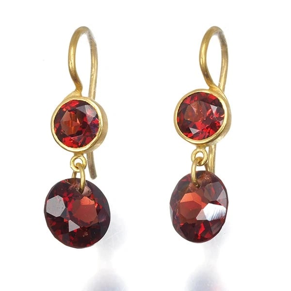 MARIE-HELENE DE TAILLAC EARRINGS GARNET HOOK (1 of 2)