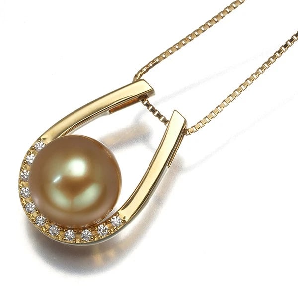 TASAKI NECKLACE GOLDEN SOUTH SEA PEARL DIAMOND: TASAKI Necklace Golden South Sea Pearl Diamond Brand: TASAKI Type: Necklace Material: 18K / 750 / Yellow Gold Color: None Size: Necklace length: 45cm AdjUS table to short length with an