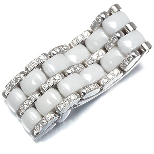 CHANEL RING DIAMOND ULTRA LARGE 18K 750 WHITE GOLD/CERAMIC: CHANEL Ring Diamond Ultra Large 18K 750 White Gold/Ceramic Brand: CHANEL Type: Ring Material: 18K / 750 / White Gold Ceramic Main Stone/Creation Natural Color: None Size: US 8 Accessories: