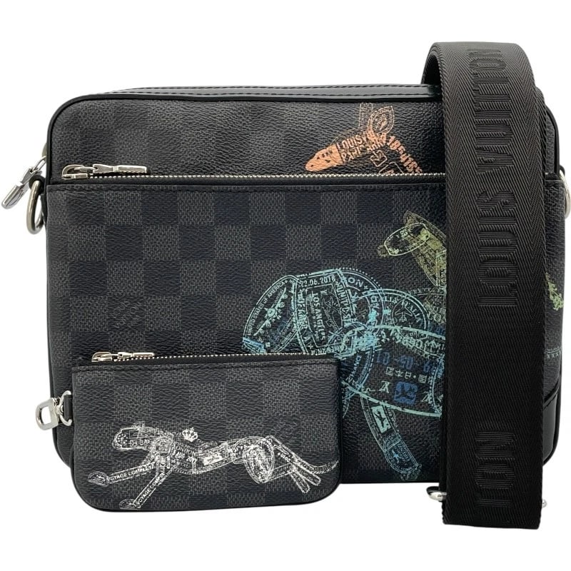 LOUIS VUITTON TRIO MESSENGER SHOULDER BAG: LOUIS VUITTON Trio Messenger Shoulder Bag Brand: LOUIS VUITTON Type: Shoulder Bag Material: Damier Graphite Color: black Size: W9.8 x H7.3x D1.8inch Shoulder:36.6inch Accessories: None