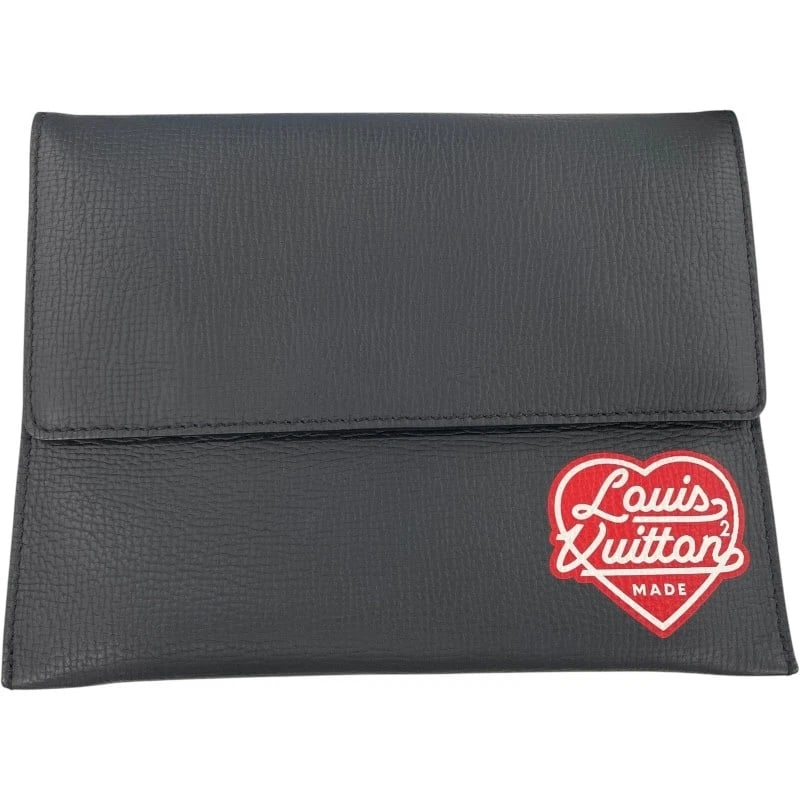 LOUIS VUITTON TRIO POUCH SHOULDER BAG: LOUIS VUITTON Trio Pouch Shoulder Bag Brand: LOUIS VUITTON Type: Shoulder Bag Material: Taurillon Clemence Leather Color: Monogram denim Size: W8.7 x H7.1x D0.4inch Shoulder:47.2inch 