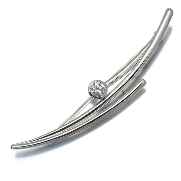 TASAKI BROOCH DIAMOND 900 PLATINUM: TASAKI Brooch Diamond 900 Platinum Brand: TASAKI Type: Brooch Material: 900 / Platinum Main Stone/Creation Natural Color: None Size: Design size: 90.0 x 17.0mm Accessories: None Accessorie