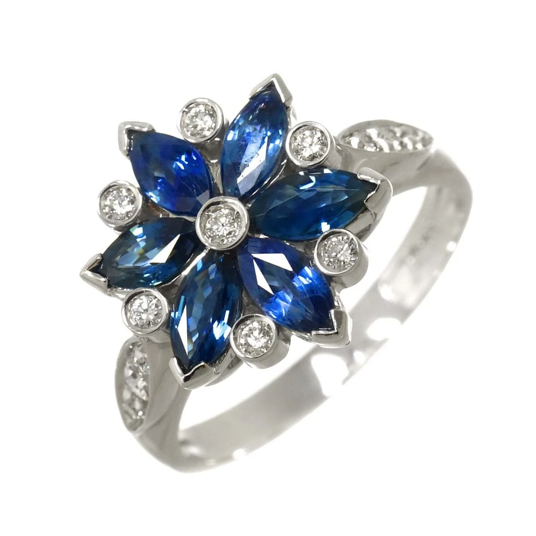 ZOCCAI SAPPHIRE DIAMOND RING 18K WG 750: Zoccai Sapphire Diamond Ring 18K WG 750 Brand: Zoccai Type: Ring Material: 18K White Gold Main Stone/Creation Sapphire Color: White Gold Size: 6.75-7.25(US) Accessories: None Accessories