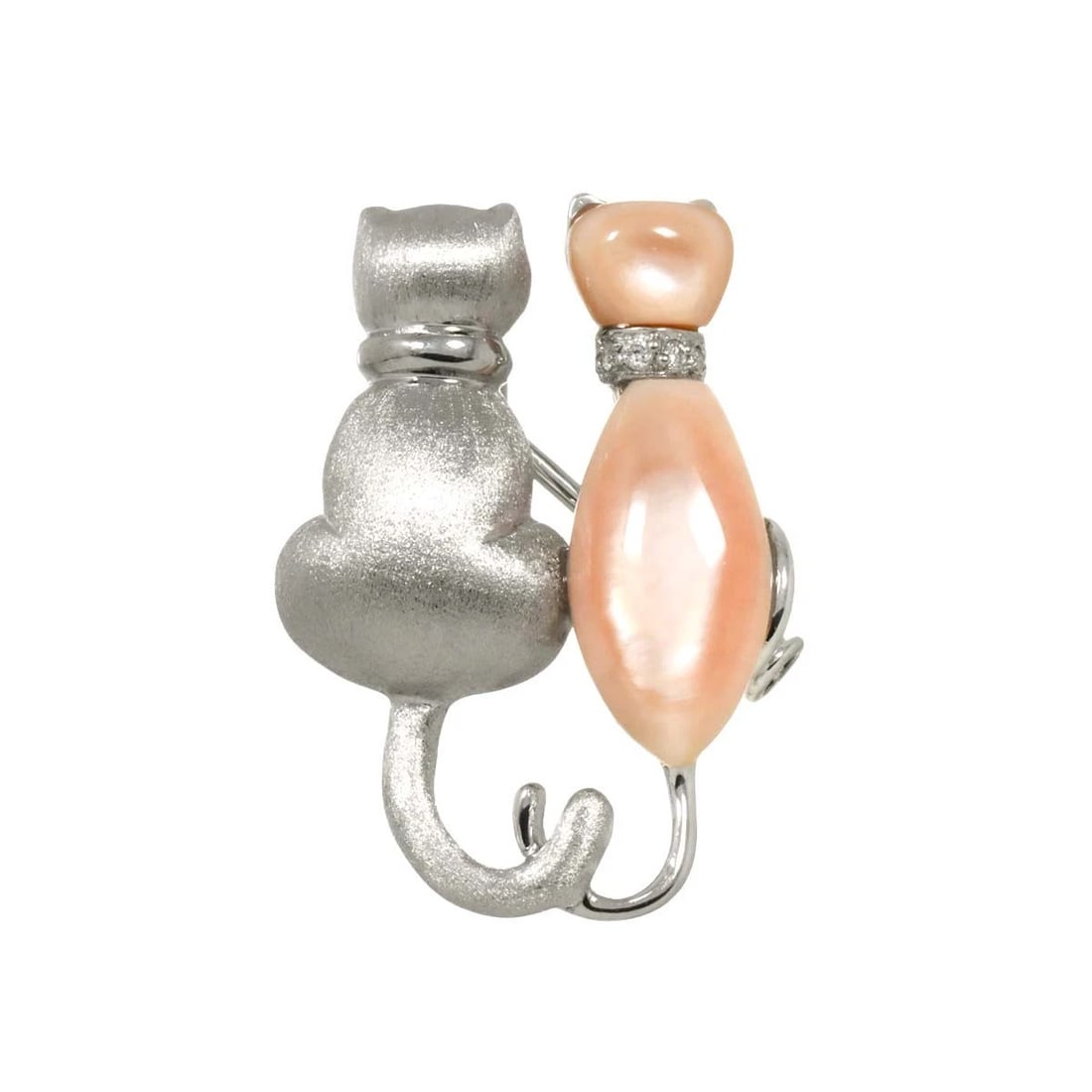 SHELL DIAMOND BROOCH PENDANT TOP: Shell Diamond Brooch Pendant Top Brand: Unbranded Type: Brooch Material: 18K White Gold Color: White Gold Size: W 20.5 X H 28.8mm Thickness(max.):6mm bail:(inside dimension)2.5x5.5mm 