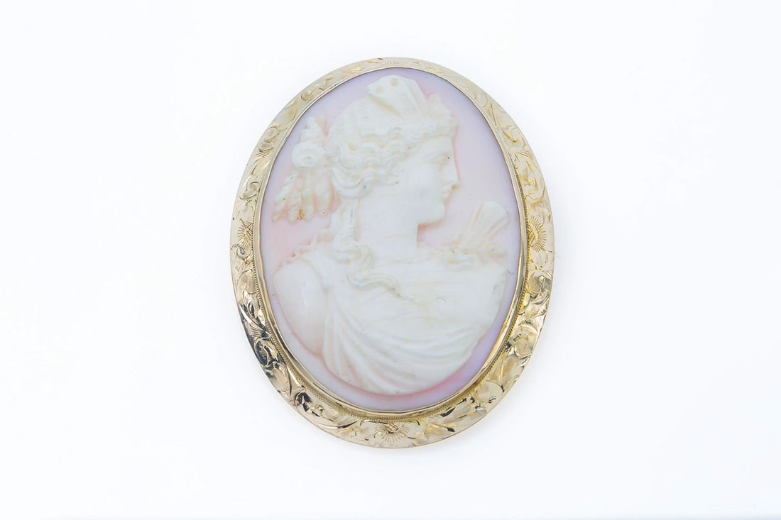 ANTIQUE LARGE CONCH CAMLARGE BROOCH 14K YELLOW GOLD (1 of 3)