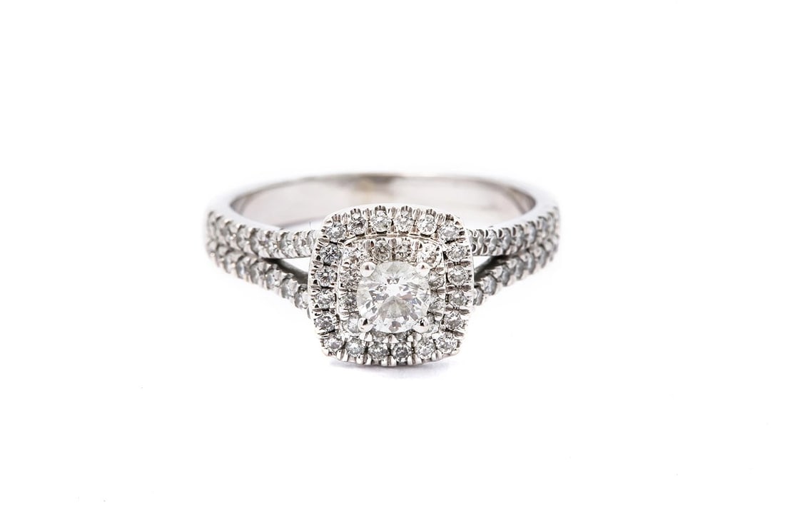 ZALES CELEBRATION DIAMOND ENGAGEMENT RING (1 of 5)