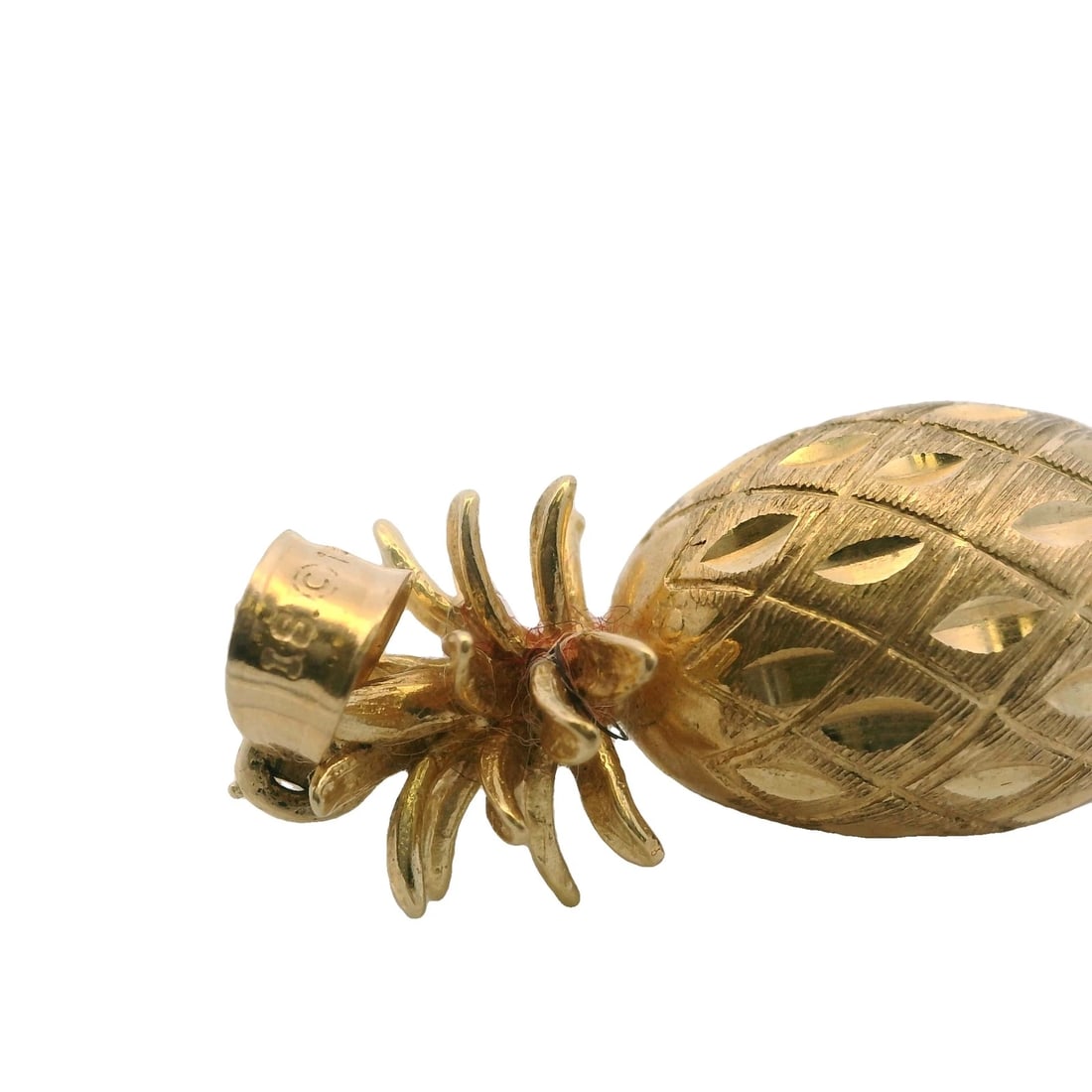 VINTAGE SOLID DETAILED PINEAPPLE PENDANT CHARM - 4