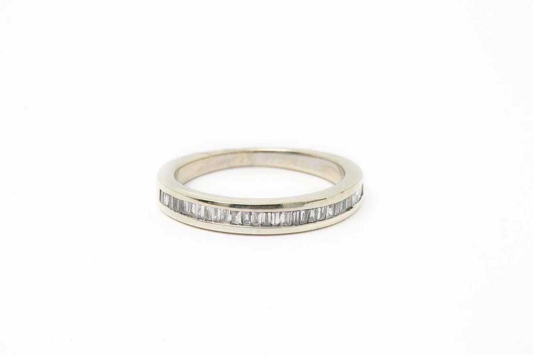 DIAMOND BAUGETTE STACKABLE WEDDING BAND RING (1 of 4)
