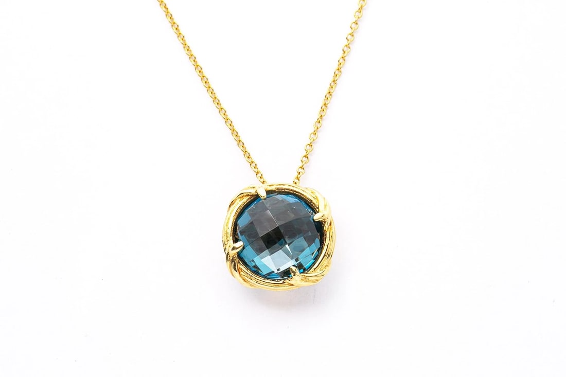 PETER THOMAS ROTH HERITAGE ETERNITY BLUE TOPAZ NECKLACE CHAIN: Peter Thomas Roth Heritage Eternity Blue Topaz Necklace Chain Brand: Peter Thomas Roth Type: Pendant Material: Yellow Gold 18k Color: Yellow Size: Length - 18 Accessories: None Accessories