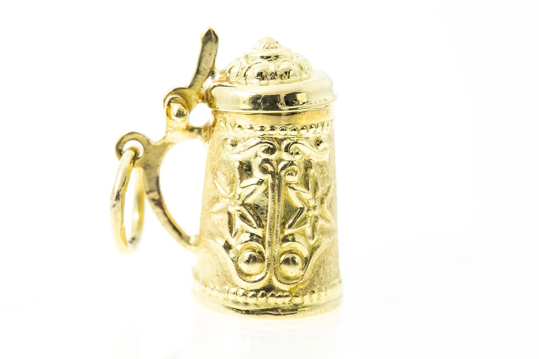 BEER STEIN 18K 750 YELLOW GOLD CUP PITCHER CHARM PENDANT (1 of 4)