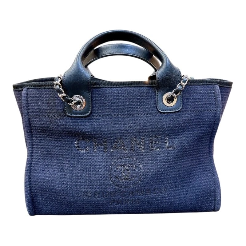 CHANEL DEAUVILLE SMALL SHOPPING BAG: CHANEL Deauville small shopping bag Brand: CHANEL Type: Tote Bag Material: cotton fiber Color: Navy SilverHardware Size: W12.8 x H9.8x D6.3inch Shoulder:26.4inch Accessories: None Accessor