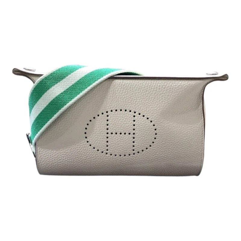 HERMES VIDOPOSCH SHOULDER BAG: HERMES Vidoposch Shoulder Bag Brand: HERMES Type: Shoulder Bag Material: Togo Color: SilverHardware Size: W8.3 x H5.9x D1.6inch Accessories: None Accessories Notice: When purchasing pre-ow