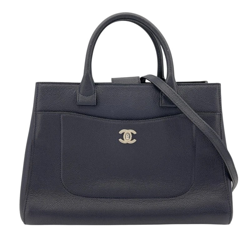CHANEL NEO EXECUTIVE TOTE BAG: CHANEL Neo Executive Tote Bag Brand: CHANEL Type: Tote Bag Material: Caviar skin Color: Navy SV Hardware Size: W12.6 x H8.3x D5.5inch Accessories: None Accessories Notice: When purchasing