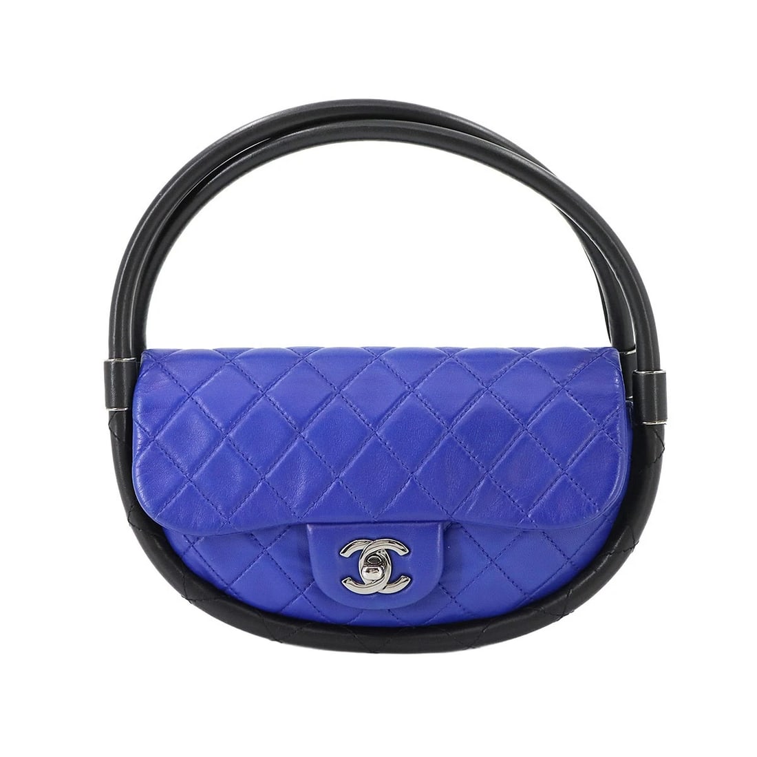 CHANEL MATELASSE HULA HOOP HAND BAG BLUE BLACK PURSE: CHANEL MATELASSE HULA HOOP HAND BAG BLUE BLACK PURSE Brand: CHANEL Type: Hand Bag Material: Leather Color: Blue , Black Size: W 9.06 inch, H 5.31 inch, D 2.95 inch Handle 13inch (33cm) Accessorie
