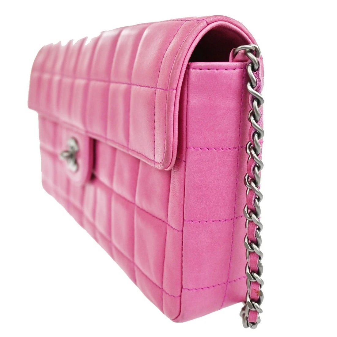 CHANEL CC LOGO CHOCOLATE BAR CHAIN SHOULDER BAG LEATHER: CHANEL CC LOGO CHOCOLATE BAR CHAIN SHOULDER BAG LEATHER Brand: CHANEL Type: Shoulder Bag Material: Leather Color: Magenta Size: W 9.8 x H 5.3 x D 1.6 " (approx.) SHOULDER DROP ( inch /cm ) 11.4 -