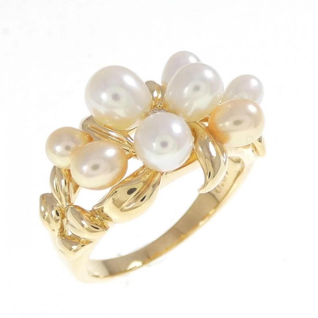 TASAKI FRESHWATER PEARL RING: TASAKI Freshwater Pearl Ring Brand: TASAKI Type: Ring Material: K18 Yellow Gold Main Stone/Creation Freshwater Pearl Color: Yellow Gold Size: 6.5 (US size) Accessories: None Accessories