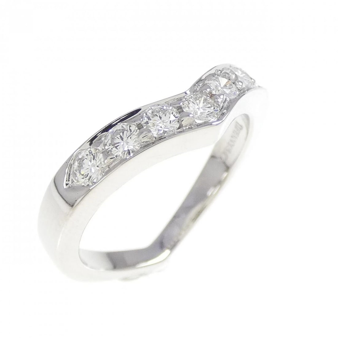 TIFFANY V-BAND RING: Tiffany V-Band Ring Brand: Tiffany Type: Ring Material: Platinum 950 Main Stone/Creation Natural Color: Platinum Size: 5.5 (US size) Accessories: None Accessories Notice: When purchasing p