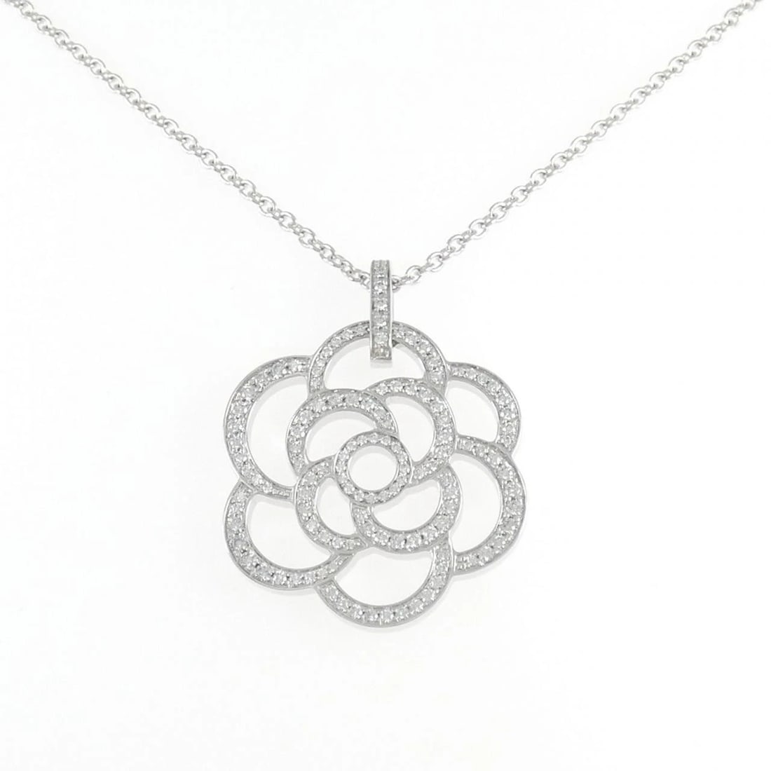 CHANEL CAMELIA MEDIUM NECKLACE: CHANEL Camelia Medium Necklace Brand: CHANEL Type: Necklace Material: 750 White Gold Color: White Gold Size: 40 43cm Accessories: None Accessories Notice: When purchasing pre-owned goods,
