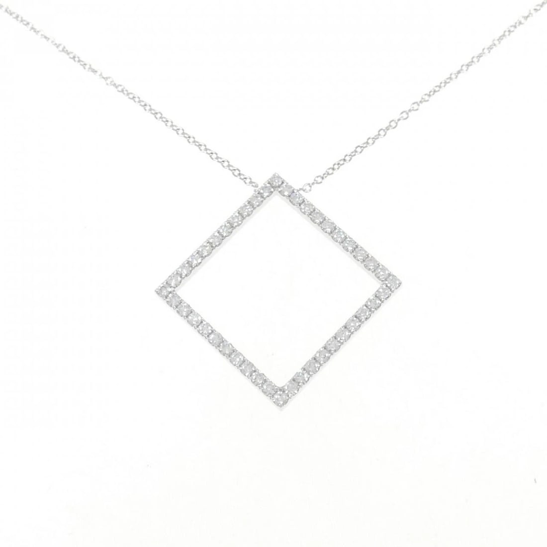TIFFANY METRO NECKLACE: Tiffany Metro Necklace Brand: Tiffany Type: Necklace Material: 750 White Gold Main Stone/Creation Natural Color: White Gold Size: 41cm Accessories: None Accessories Notice: When purchasing