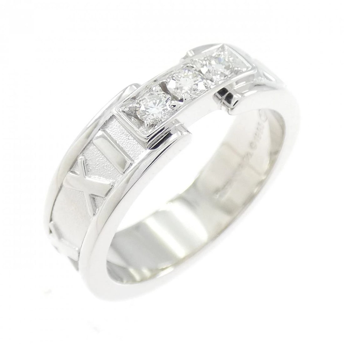 TIFFANY & CO. ATLAS RING: Tiffany & Co. Atlas Ring Brand: Tiffany Type: Ring Material: 750 White Gold Main Stone/Creation Natural Color: White Gold Size: 6-6.5 (US size) Accessories: None Accessories Notice: When