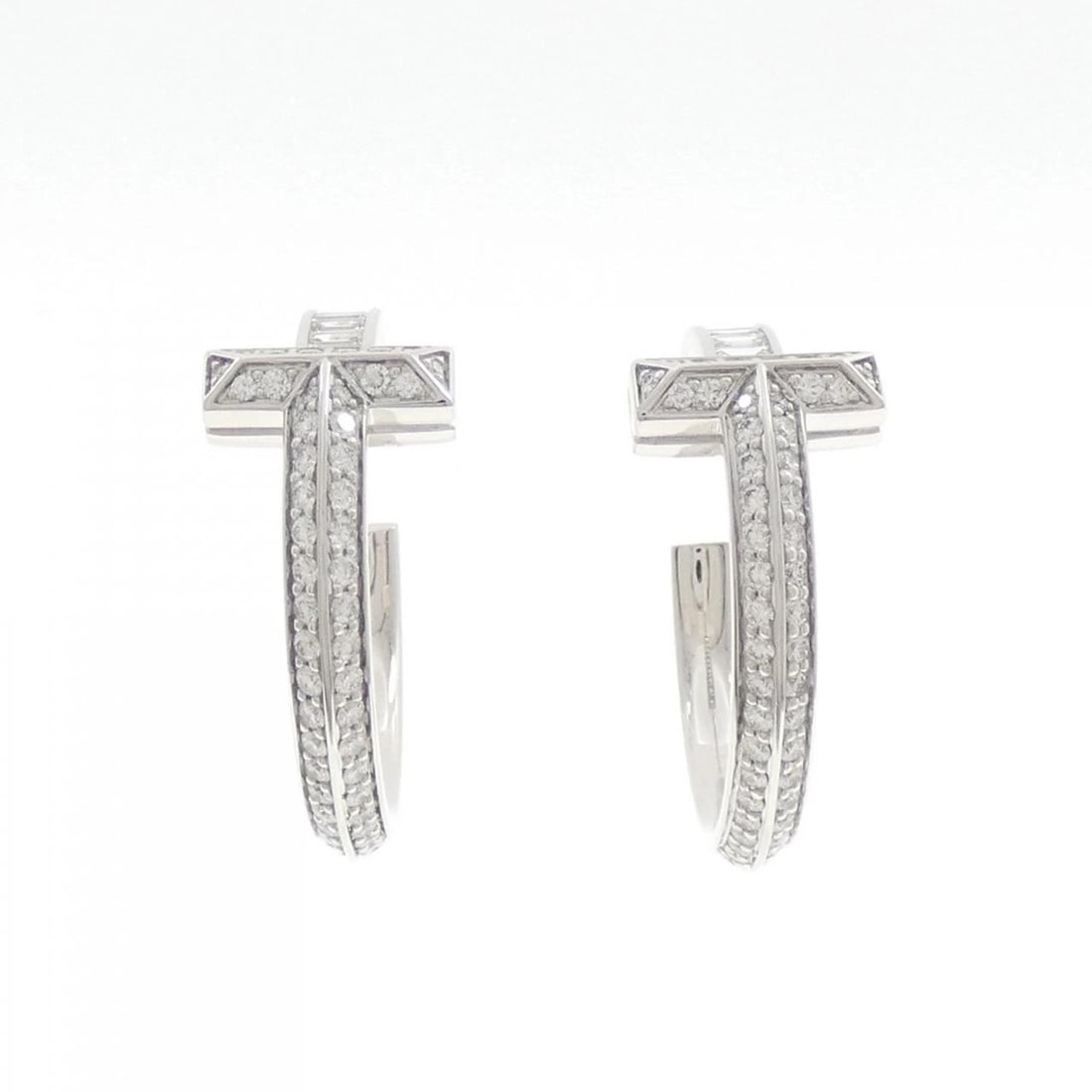 TIFFANY T-ONE EARRINGS: Tiffany T-one Earrings Brand: Tiffany Type: Earrings Material: 750 White Gold Main Stone/Creation Natural Color: White Gold Size: ActualSize HxW: 26.6mmx11.3mm Accessories: None Accessories