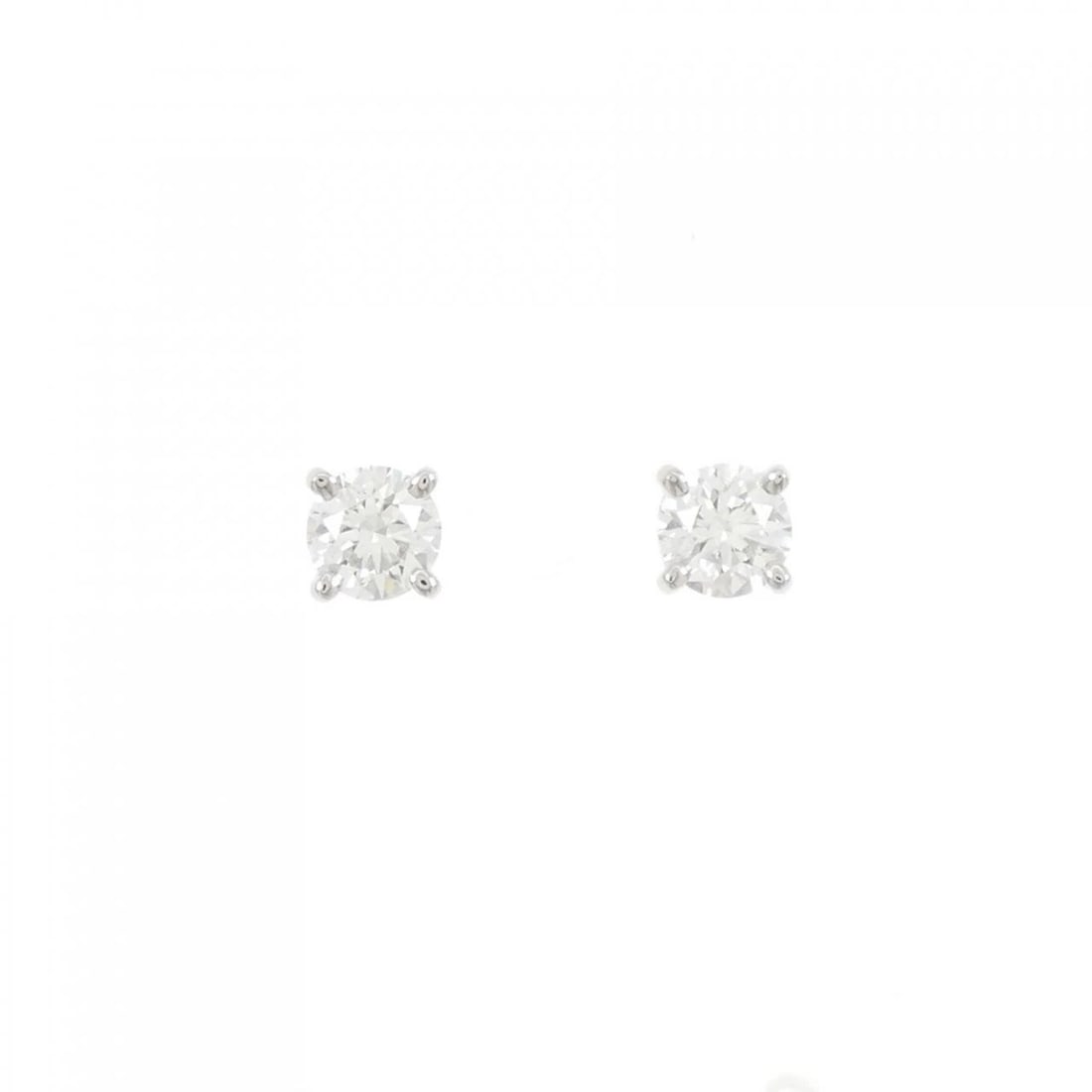 TIFFANY & CO. SOLITAIRE EARRINGS: Tiffany & Co. solitaire Earrings Brand: Tiffany Type: Earrings Material: Platinum 950 Main Stone/Creation Natural Color: none Size: ActualSize HxW: 5.1mmx5.1mm Accessories: None Accessories