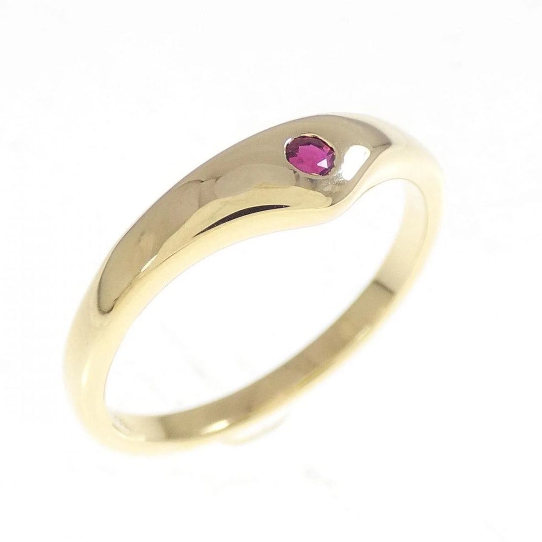 TIFFANY RUBY RING: Tiffany Ruby Ring Brand: Tiffany Type: Ring Material: 750 Yellow Gold Main Stone/Creation Ruby Color: Yellow Gold Size: 5.5 (US size) Accessories: None Accessories Notice: When purchasing