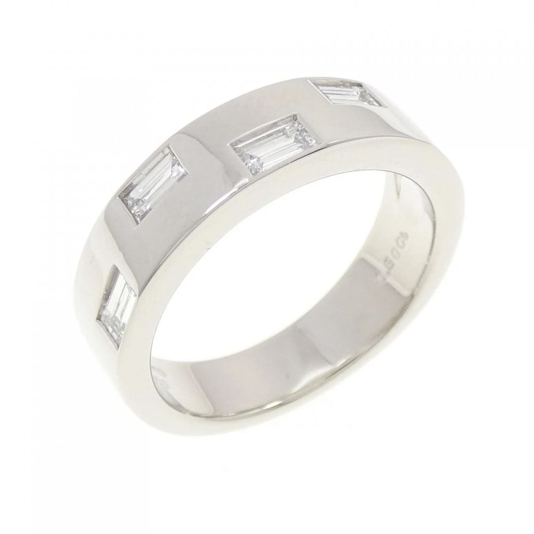 MIKIMOTO DIAMOND RING: MIKIMOTO Diamond Ring Brand: MIKIMOTO Type: Ring Material: Platinum 950 Main Stone/Creation Natural Color: Platinum Size: 6 (US size) Accessories: None Accessories Notice: When purchasing