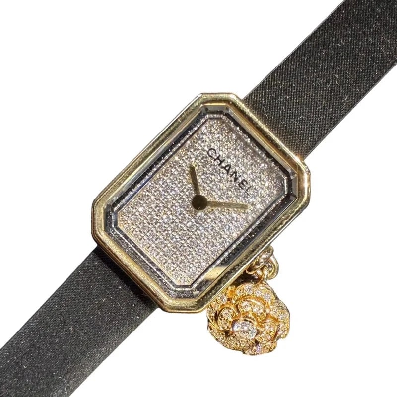 CHANEL PREMIÈRE CAMÉLIA COLLECTION WATCH K18YG×TITANIUM WATCH: Chanel Première Camélia Collection Watch K18YG×Titanium Brand: CHANEL Type: Wrist watch Material: 18K Yellow Gold x Titanium Color: Dial Diamond Size: [ Case size ] / Case shape:
