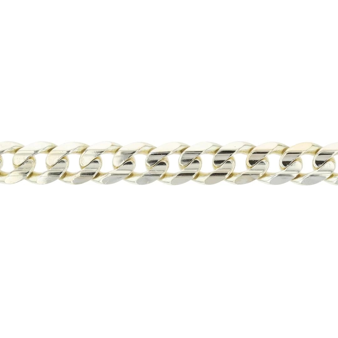 CURB LINK CHAIN BRACELET 14K YELLOW GOLD: Curb Link Chain Bracelet 14k Yellow Gold Brand: Unbranded Type: Bracelet Material: 14k Yellow Gold Color: None Size: Bracelet Measurement: 8" Length / 8.8mm Accessories: None Accessories