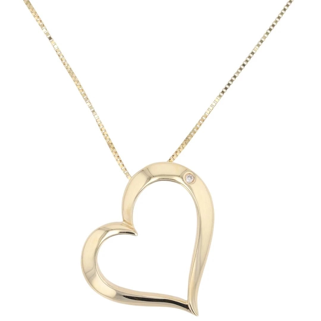 ROUND DIAMOND HEART PENDANT NECKLACE (1 of 5)