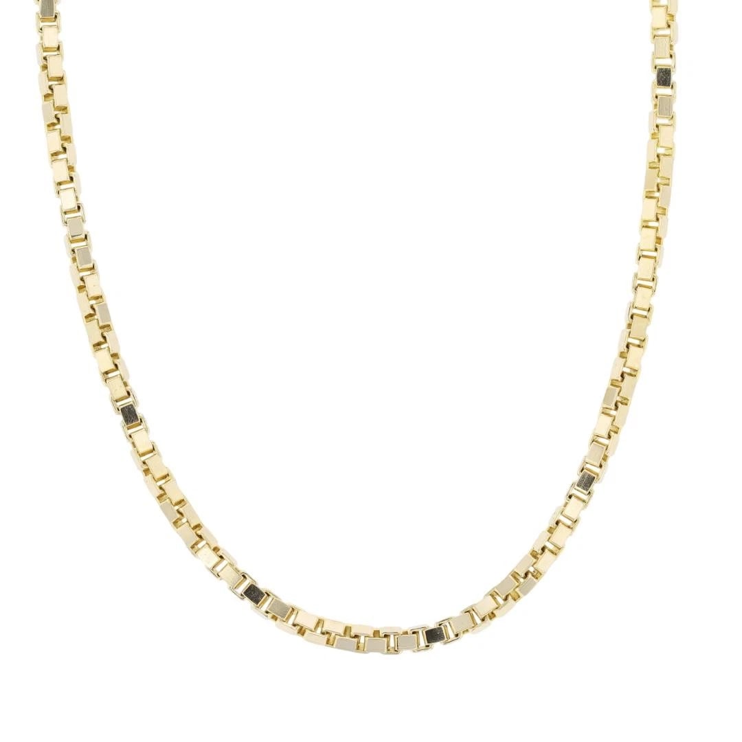 TWISTED BOX LINK NECKLACE 14K YELLOW GOLD: Twisted Box Link Necklace 14k Yellow Gold Brand: Unbranded Type: Necklace Material: 14k Yellow Gold Color: None Size: Necklace Measurement: 24.25" Length / 1.9mm Accessories: None Accessories