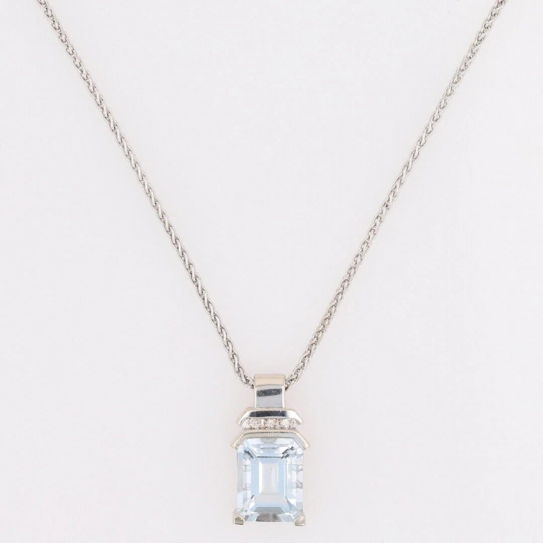 AQUAMARINE WITH DIAMOND ACCENTS PENDANT NECKLACE: Aquamarine with Diamond Accents Pendant Necklace Brand: Unbranded Type: Necklace Material: 14k White Gold Main Stone/Creation Natural Color: Main Stone Color: Light Blue Size: Pendant