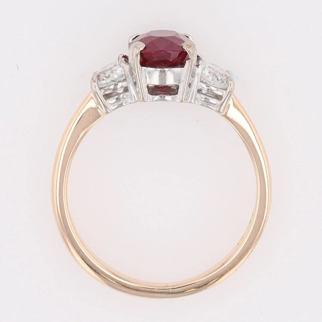 OVAL RUBY & DIAMOND THREE-STONE STATEMENT RING - 2